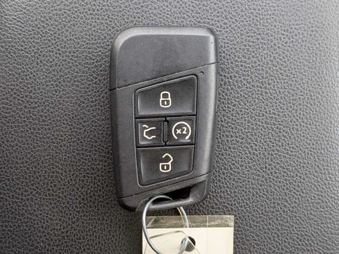 Used 2019 Volkswagen Tiguan SEL Premium AWD/4WD image 35