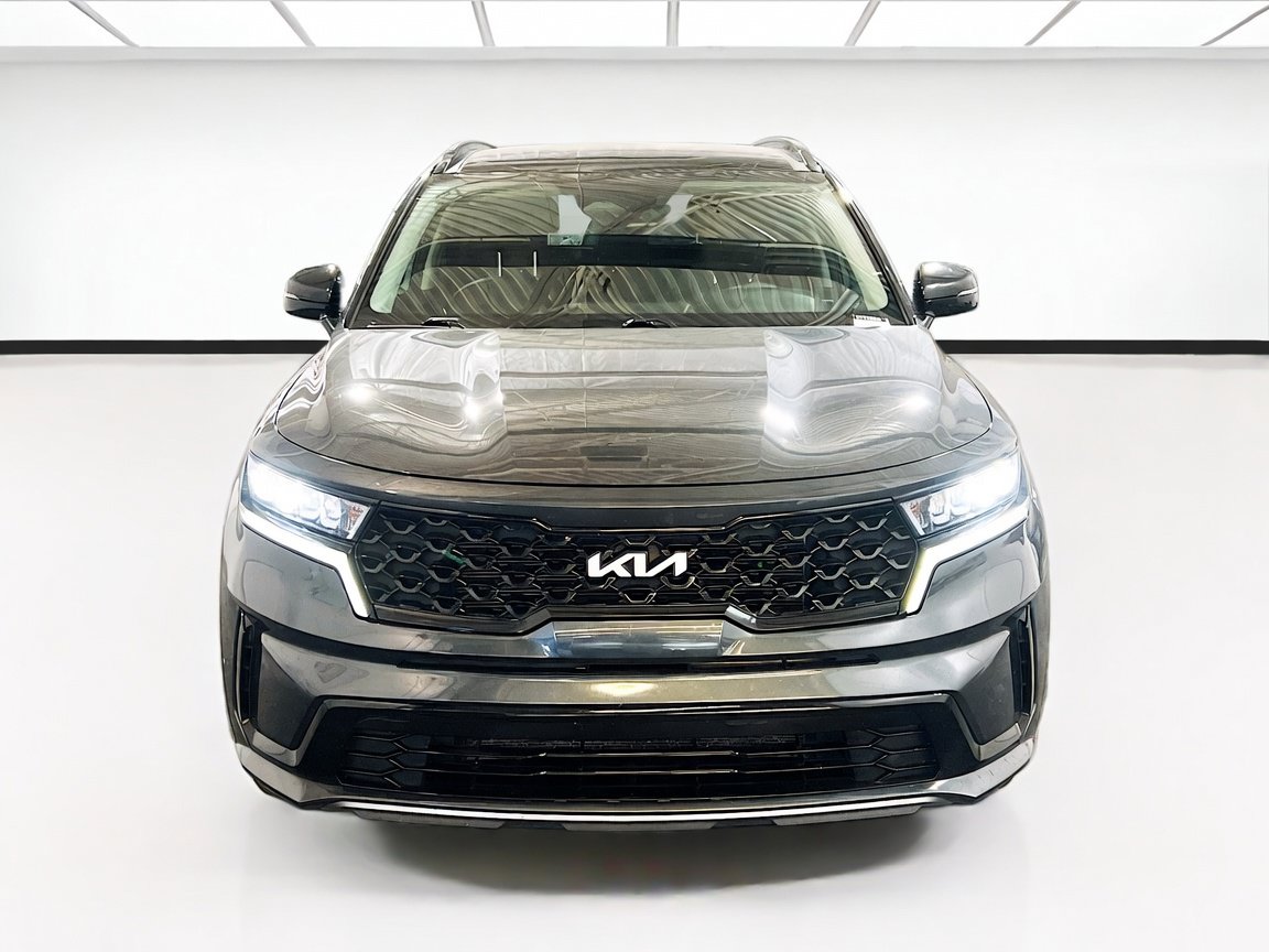 Used 2023 Kia Sorento S w/ Panoramic Sunroof Package FWD image 2