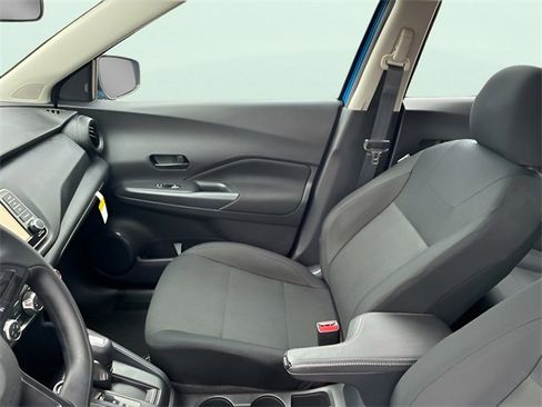 Used 2025 Nissan Kicks Play S image 17