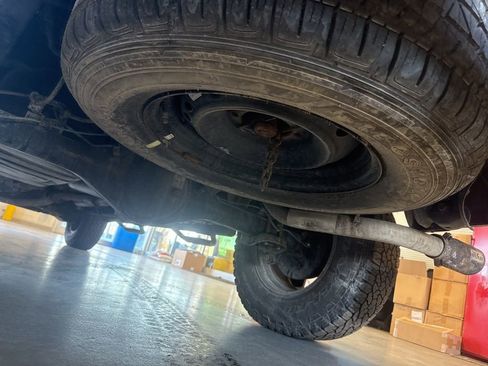 Used 2016 Toyota Tacoma TRD Sport w/ Towing Package image 30