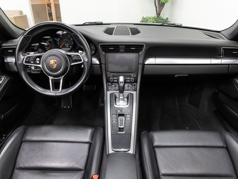 Used 2017 Porsche 911 Carrera image 5
