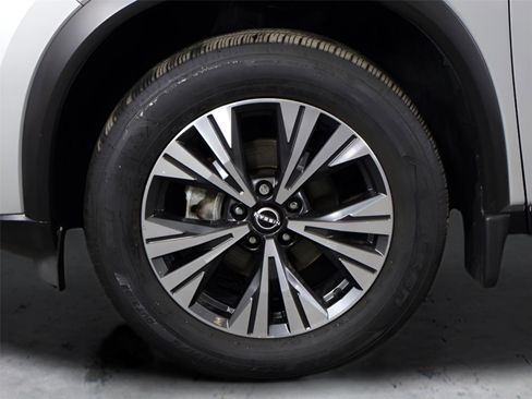 Used 2023 Nissan Rogue SV image 18