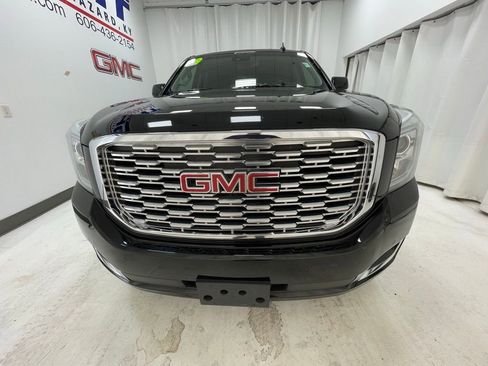 Used 2019 GMC Yukon Denali w/ Denali Ultimate Package AWD/4WD image 2