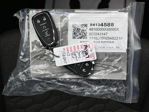 Used 2019 Chevrolet Equinox LT AWD/4WD image 11