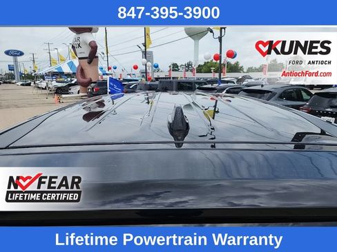 Used 2025 Chrysler Pacifica Select FWD image 8