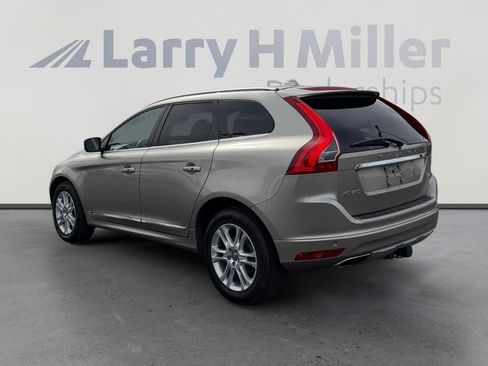 Used 2016 Volvo XC60 T5 Premier w/ Proximity Package image 3