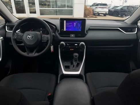 Used 2024 Toyota RAV4 LE image 19
