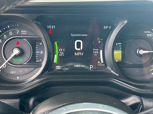 Used 2025 Jeep Wrangler Unlimited Sahara AWD/4WD image 23