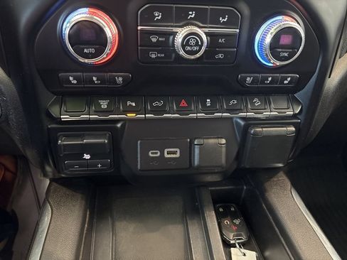Used 2023 GMC Sierra 2500 AT4 w/ AT4 Preferred Package AWD/4WD image 16