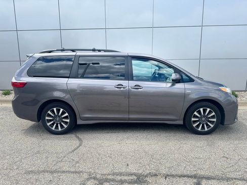 Used 2019 Toyota Sienna LE AWD/4WD image 38