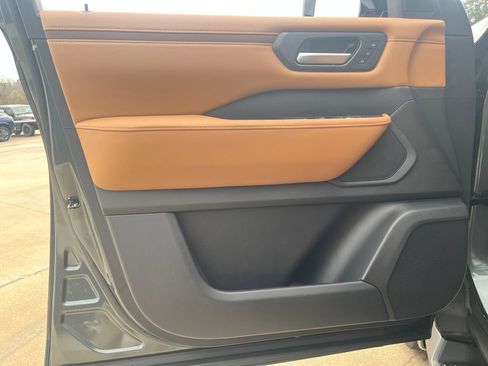 New 2026 Nissan Armada SL w/ Convenience Package image 11