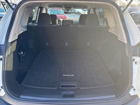 Certified 2022 Nissan Rogue SV image 24
