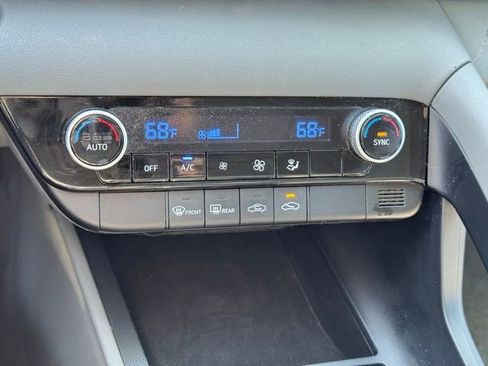 Used 2021 Hyundai Elantra SEL image 28