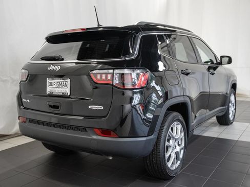 Certified 2022 Jeep Compass Latitude w/ Sun and Sound Group AWD/4WD image 4
