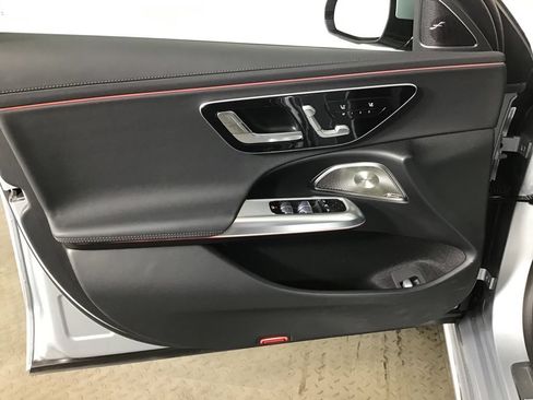 Used 2025 Mercedes-Benz E 450 4MATIC Sedan image 27
