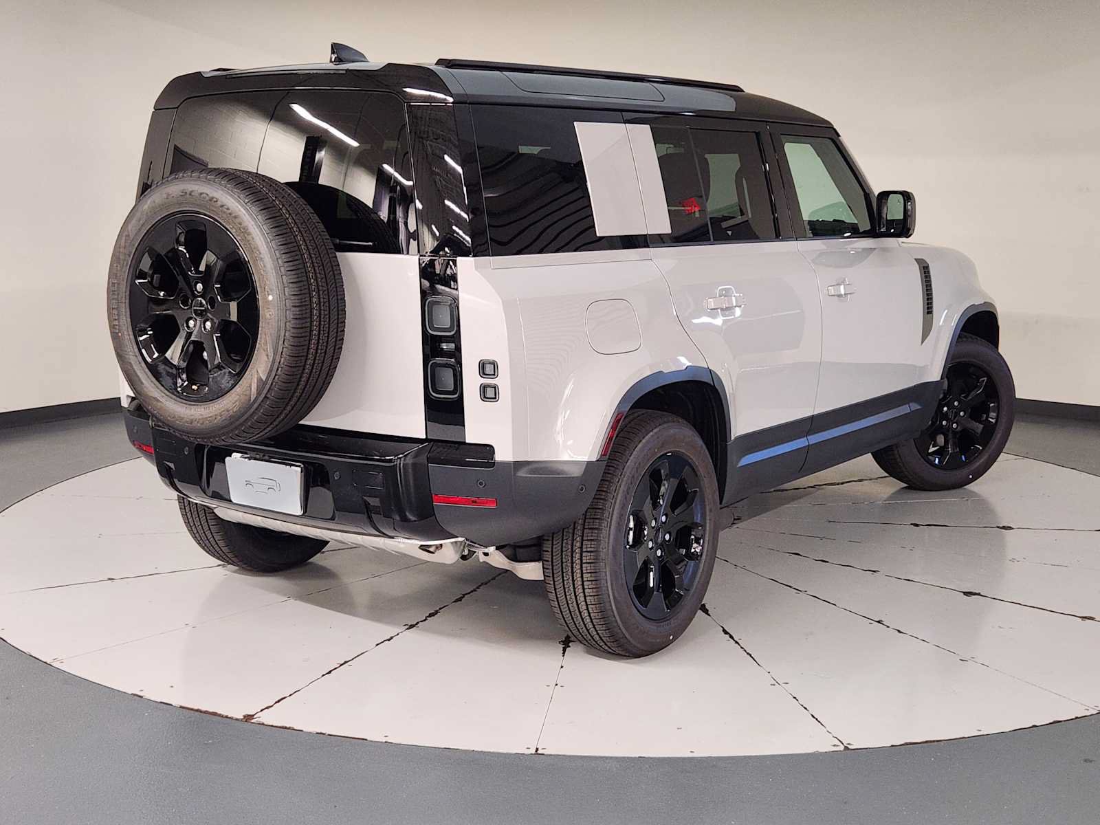 New 2026 Land Rover Defender 110 S AWD/4WD image 2