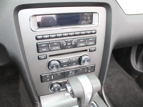 Used 2012 Ford Mustang Premium image 23