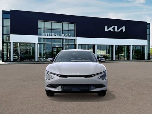 New 2025 Kia EV6 Wind image 2