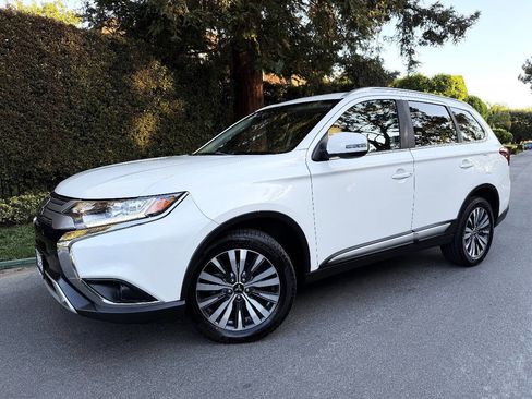 Used 2020 Mitsubishi Outlander SEL image 3