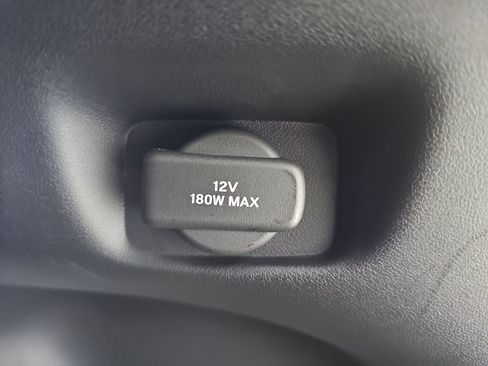 Used 2025 Honda HR-V LX image 19