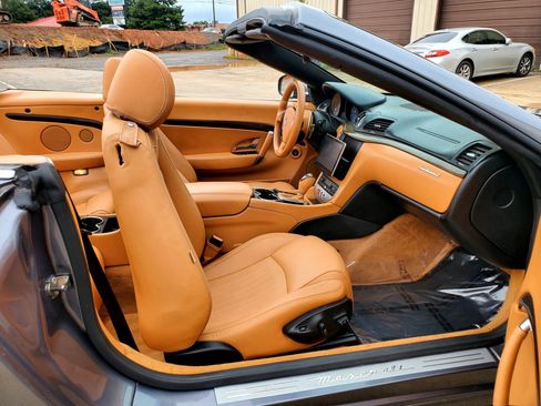 Used 2011 Maserati GranTurismo Convertible RWD image 35