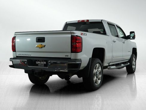Used 2019 Chevrolet Silverado 2500 LTZ image 5