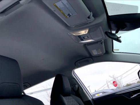 Used 2022 Toyota RAV4 XLE image 14