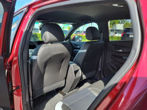 Used 2024 Buick Envista Preferred w/ Convenience II Package image 13