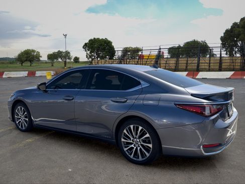Used 2019 Lexus ES 300h w/ Premium Package FWD image 4