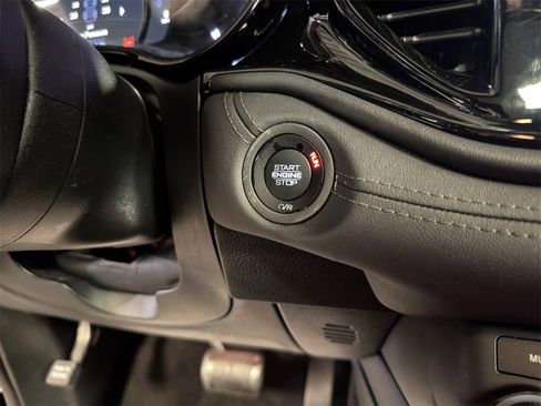 Used 2022 Dodge Durango GT image 29