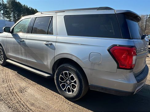 Used 2024 Ford Expedition Max XLT image 10