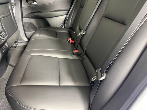 Used 2025 Nissan Murano SV AWD/4WD image 15
