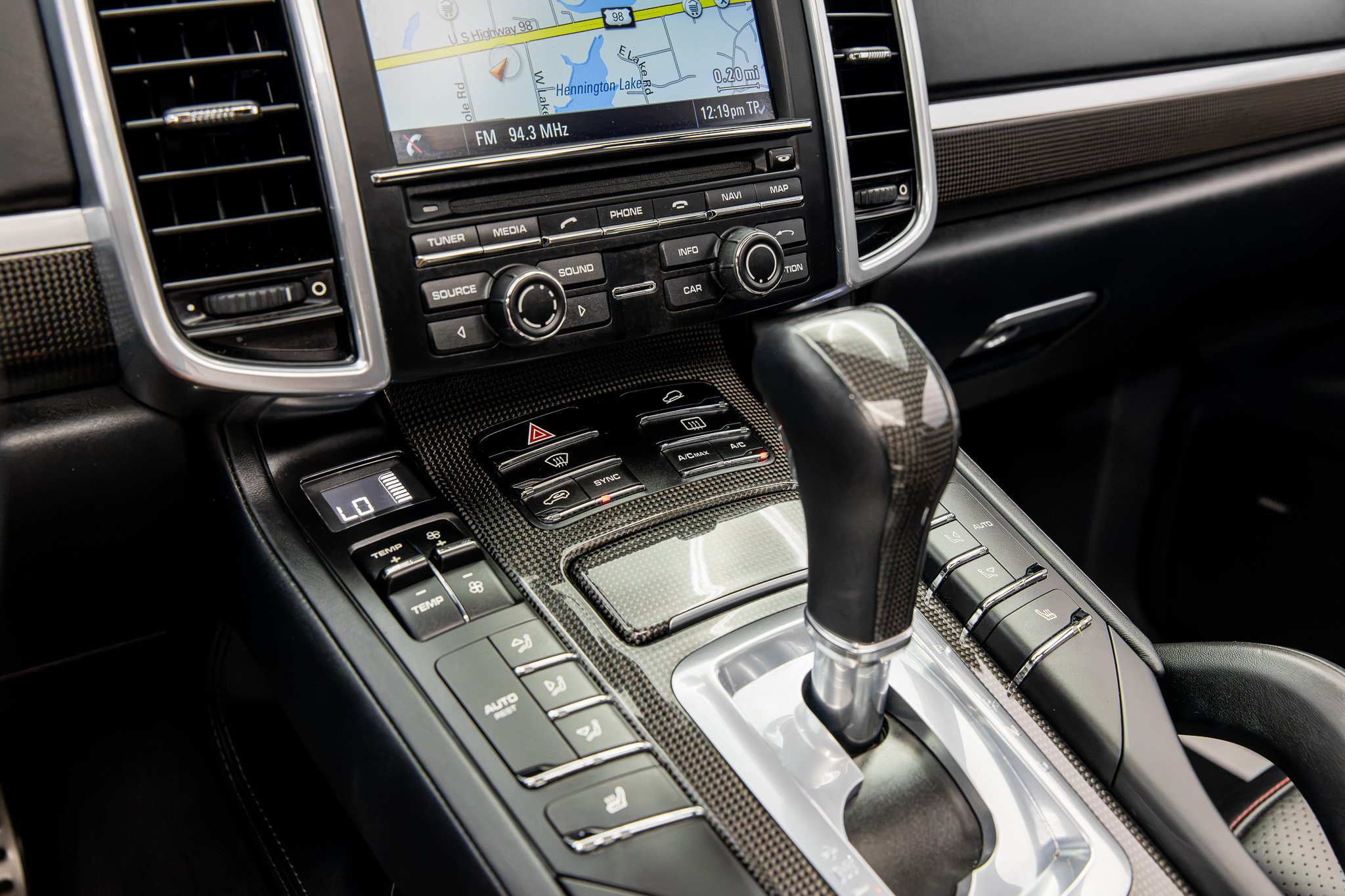Used 2014 Porsche Cayenne Turbo S AWD/4WD image 47