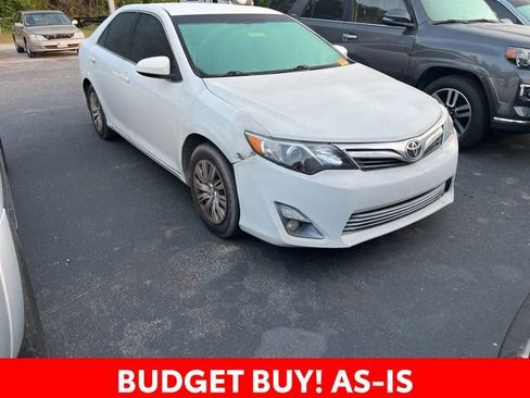 Used 2013 Toyota Camry LE image 1