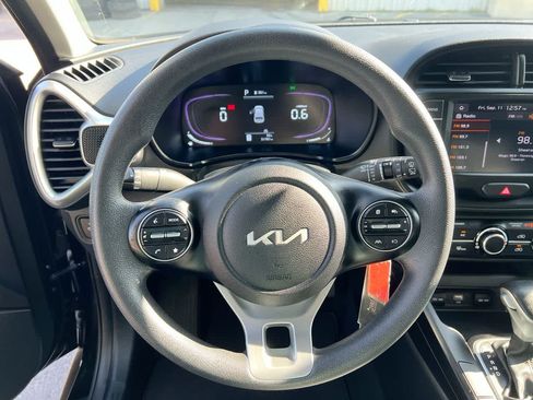 Used 2023 Kia Soul LX w/ Option Group 015 FWD image 14