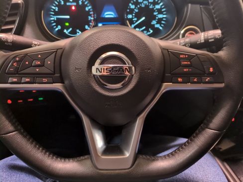 Used 2018 Nissan Rogue SV w/ Premium Package AWD/4WD image 23