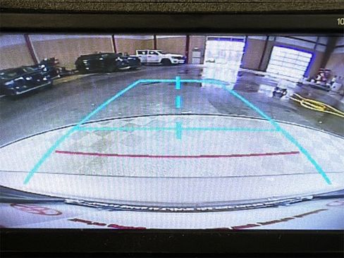 Used 2016 Toyota Corolla LE image 25