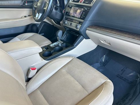 Used 2017 Subaru Outback 2.5i Limited image 16