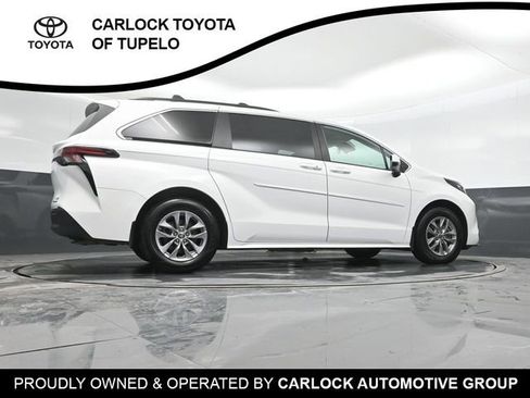 Used 2022 Toyota Sienna LE image 39