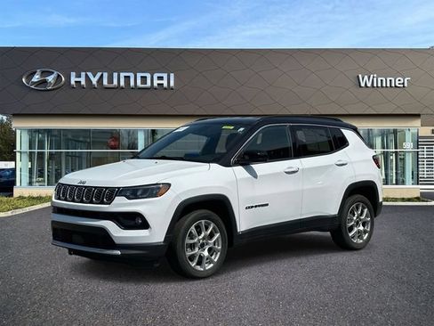Used 2025 Jeep Compass Limited AWD/4WD image 1