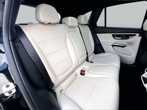 Used 2025 Mercedes-Benz GLC 300 image 18