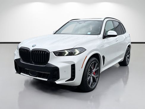 New 2026 BMW X5 xDrive50e w/ M Sport Package AWD/4WD image 7
