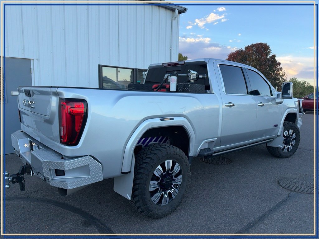 Used 2022 GMC Sierra 2500 Denali w/ Denali Ultimate Package AWD/4WD image 3