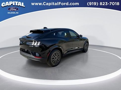 Used 2025 Ford Mustang Mach-E Premium image 8