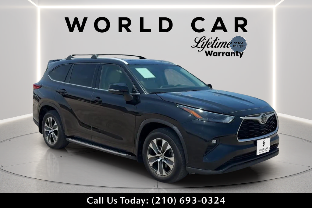 Used 2022 Toyota Highlander XLE FWD image 1