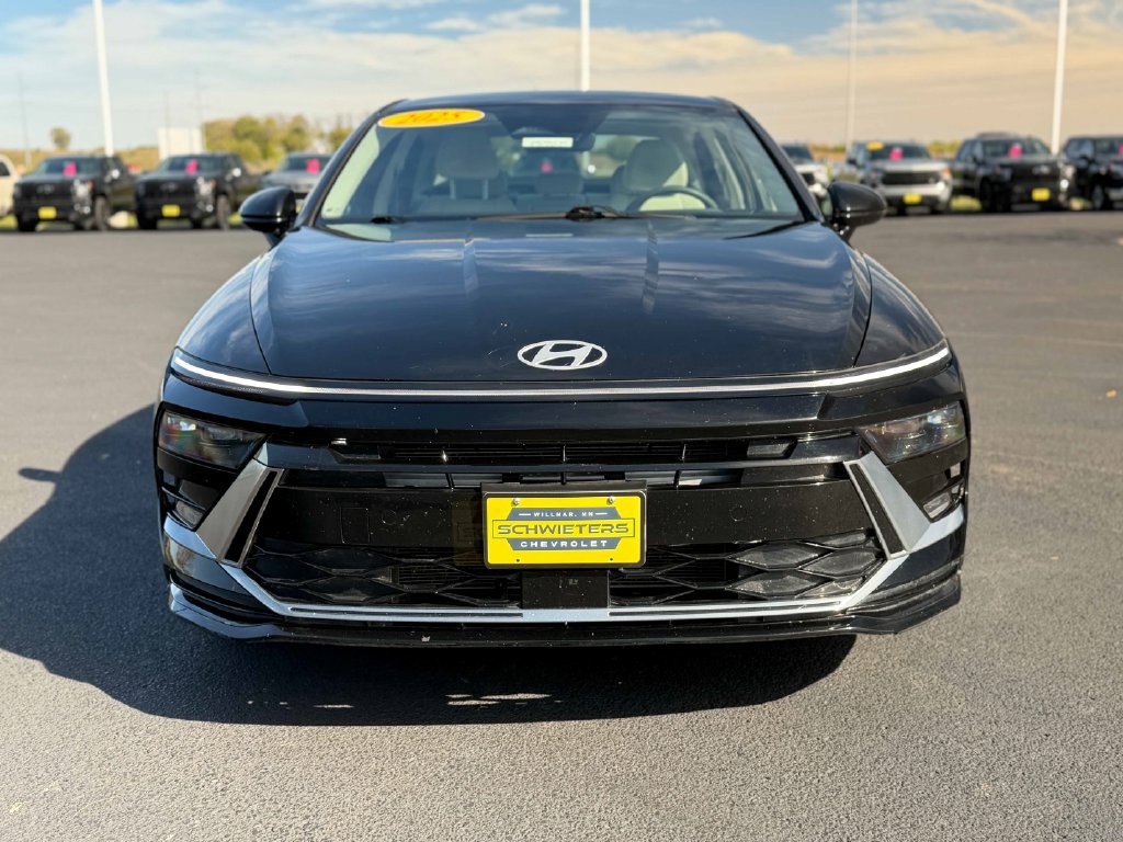 Used 2025 Hyundai Sonata SEL FWD image 2