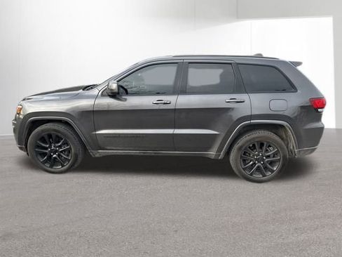 Used 2019 Jeep Grand Cherokee Altitude image 2