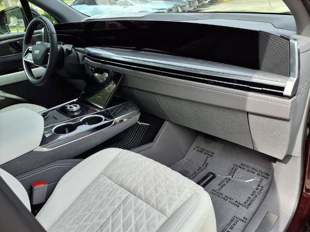 New 2026 Cadillac Escalade IQ Luxury 1 w/ LPO, Floor Liner Package AWD/4WD image 8