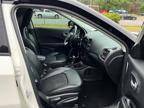 Used 2018 Jeep Compass Latitude w/ Popular Equipment Group FWD image 32