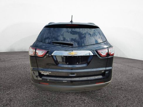 Used 2017 Chevrolet Traverse LT w/ Style and Technology Package FWD image 6